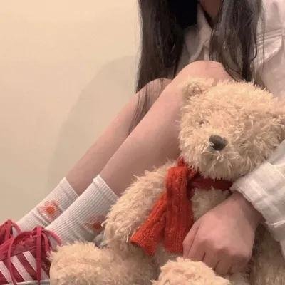 戴丝绸帽的男人