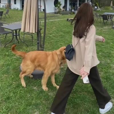 红色